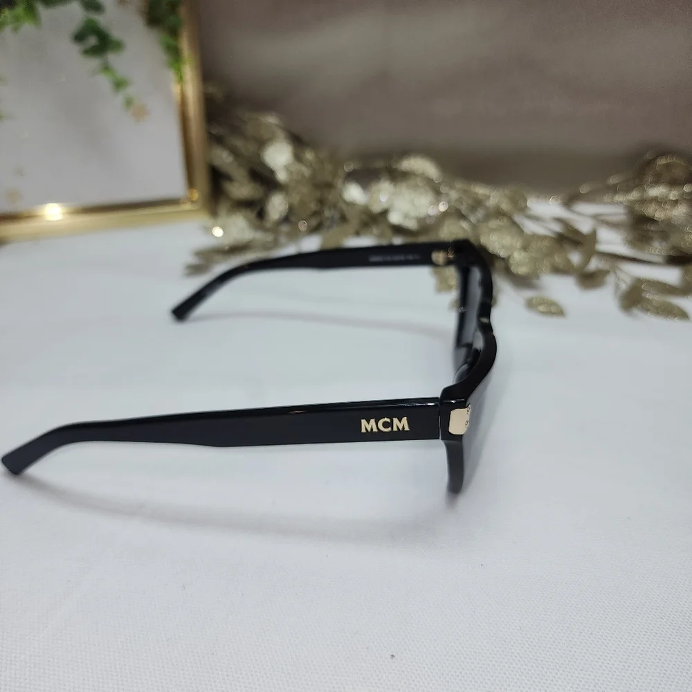 NWOT MCM WORLDWIDE SUNWEAR Sunglasses MW0010 01A With Crossbody Case
